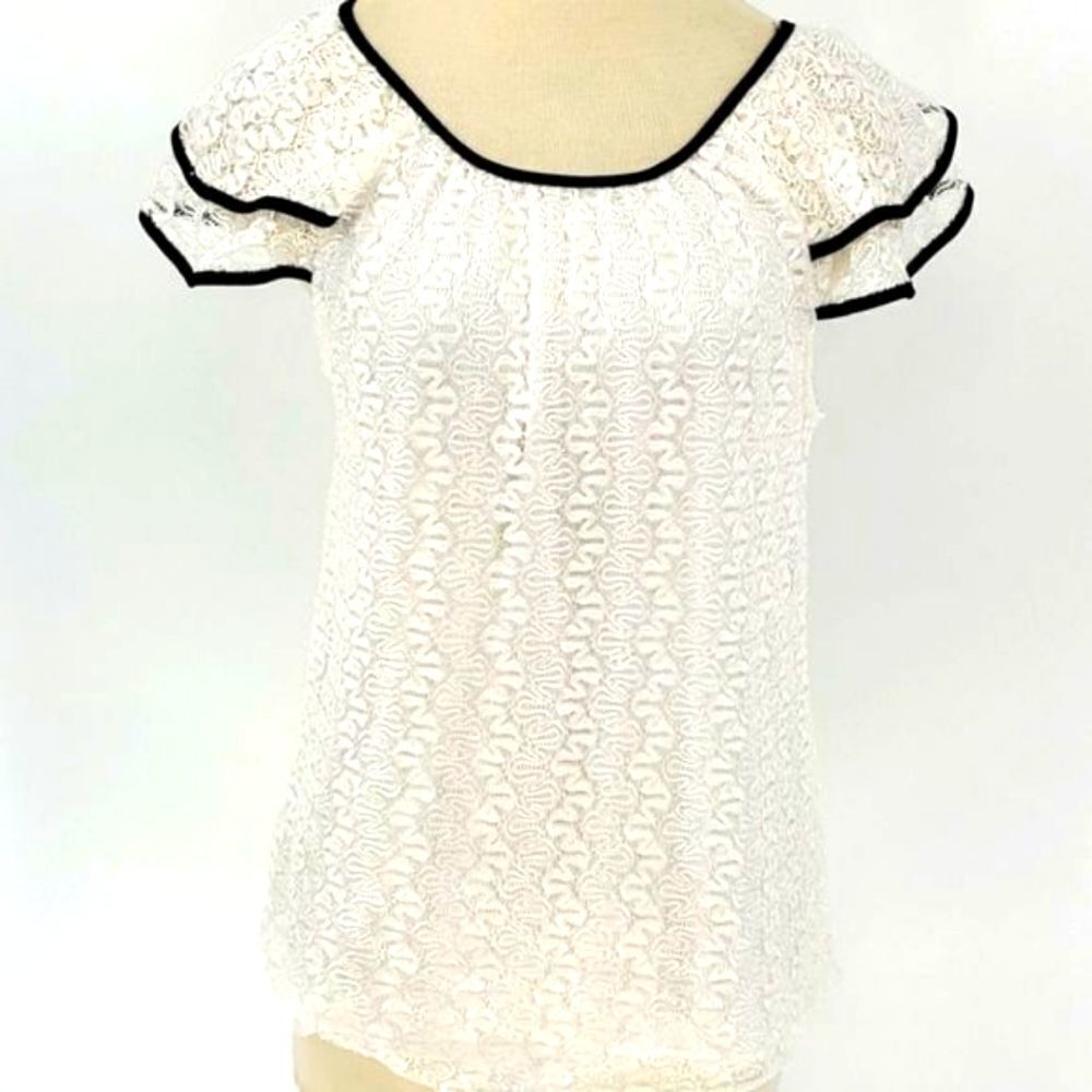Fig & Blu white lace top with‎ black trim. Small. Lovely dressy top.